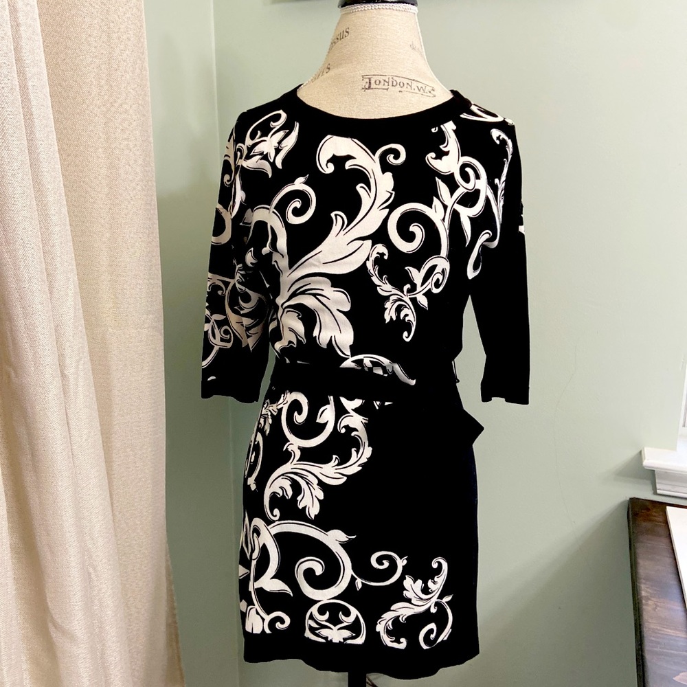 White House Black Market Belted Tunic Sweater XS